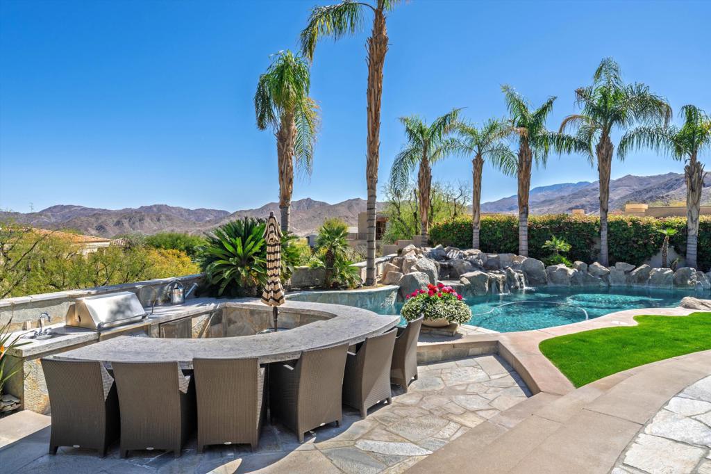 A property available for sale at 101 Netas Court, Palm Desert, CA 92260.