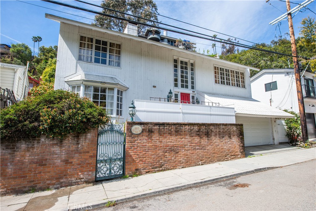 A property available for sale at 507 W Rustic Road, Santa Monica, CA 90402.