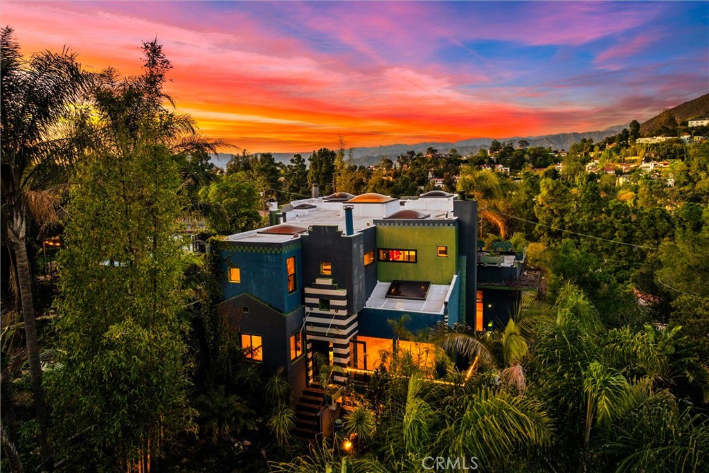 A property available for sale at 6907 Treasure Trail, Hollywood Hills, CA 90068.