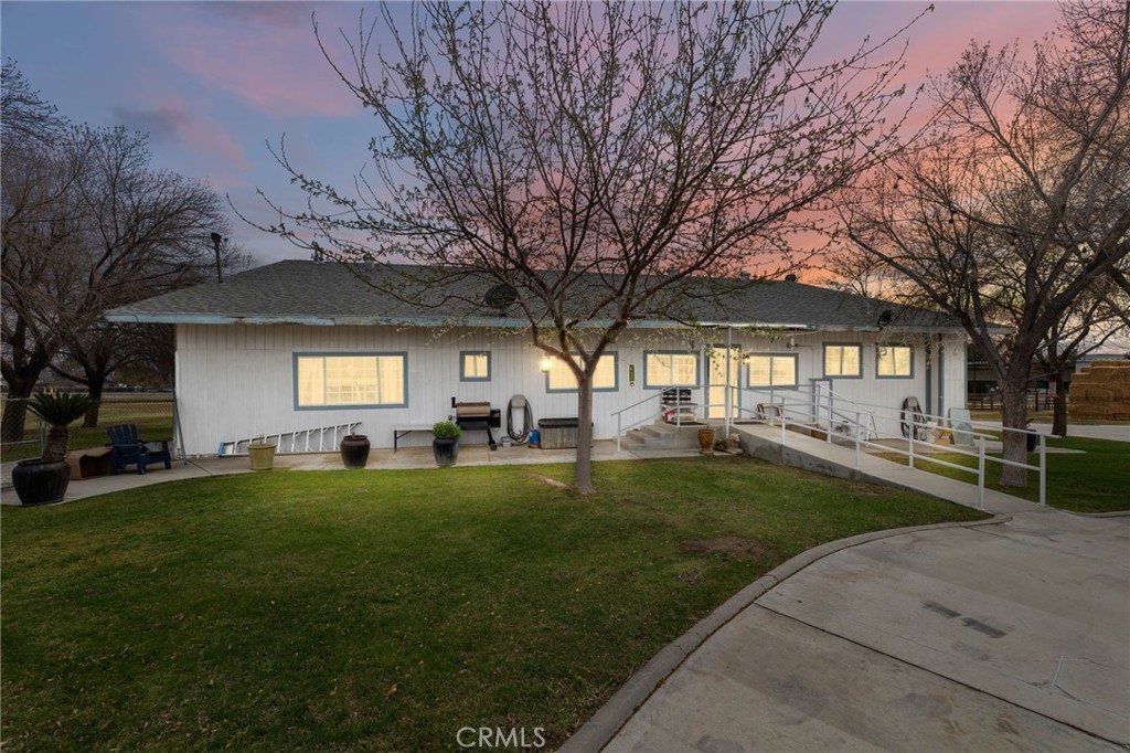 A property available for sale at 28106 Highway 119, Taft, CA 93268.