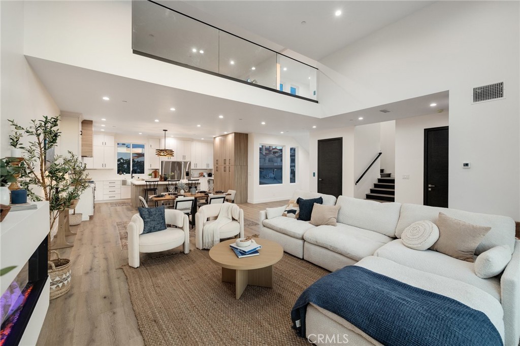 A property available for sale at 201 S Juanita Avenue, Redondo Beach, CA 90277.