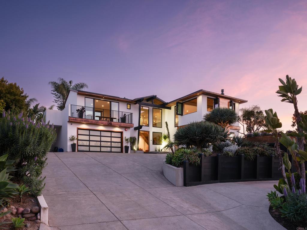 A property available for sale at 363 Andrew Ave, Encinitas, CA 92024.