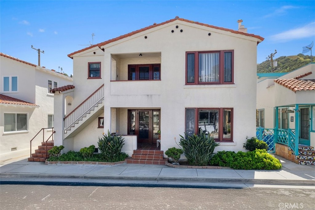 A property available for sale at 308 Catalina Avenue, Avalon, CA 90704.