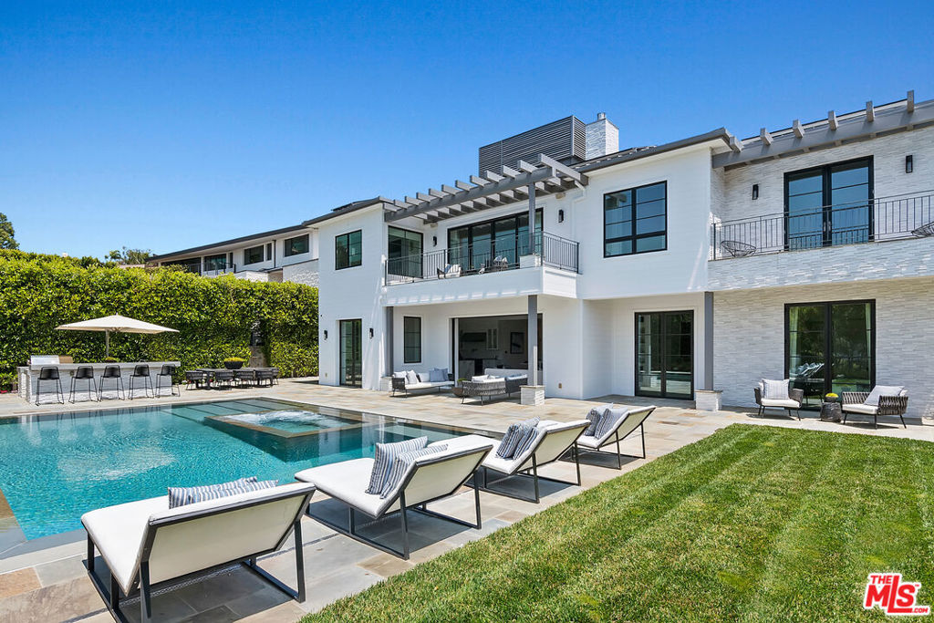 A property available for sale at 1545 Amalfi Drive, Pacific Palisades, CA 90272.