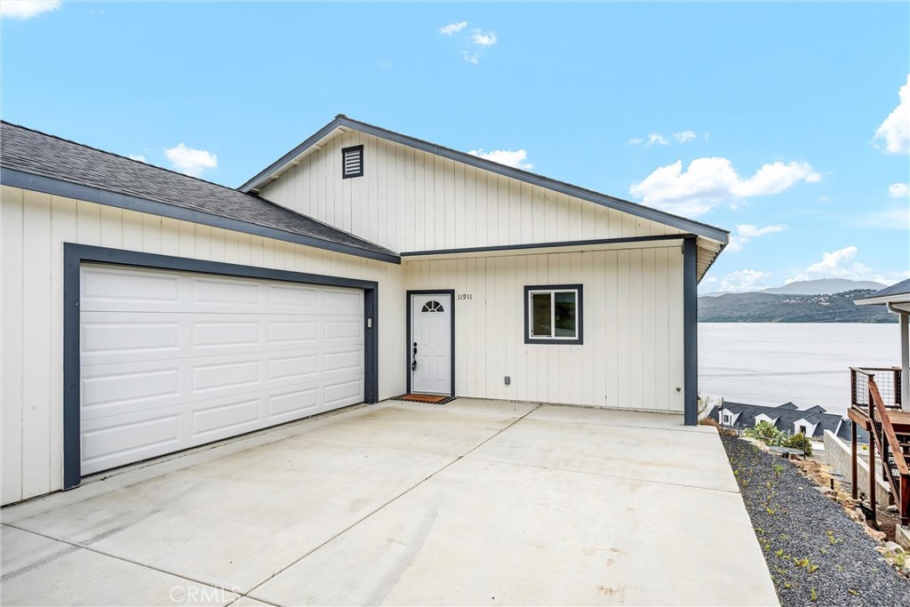 A property available for sale at 11911 Lakeshore Drive, Clearlake, CA 95422.