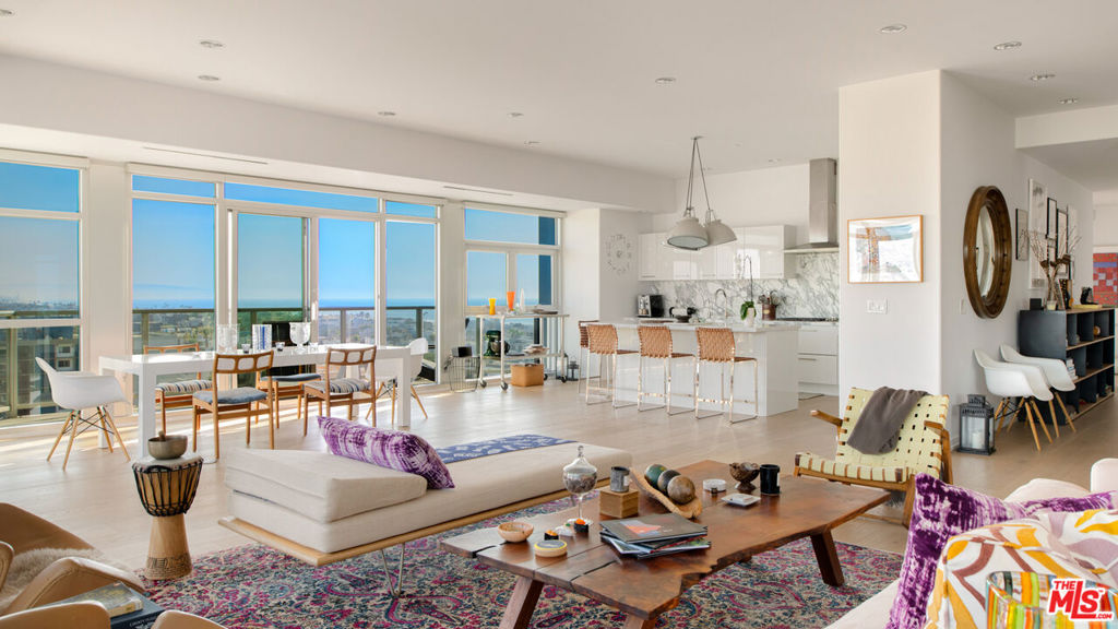 A property available for sale at 3111 Via Dolce 903, Marina Del Rey, CA 90292.
