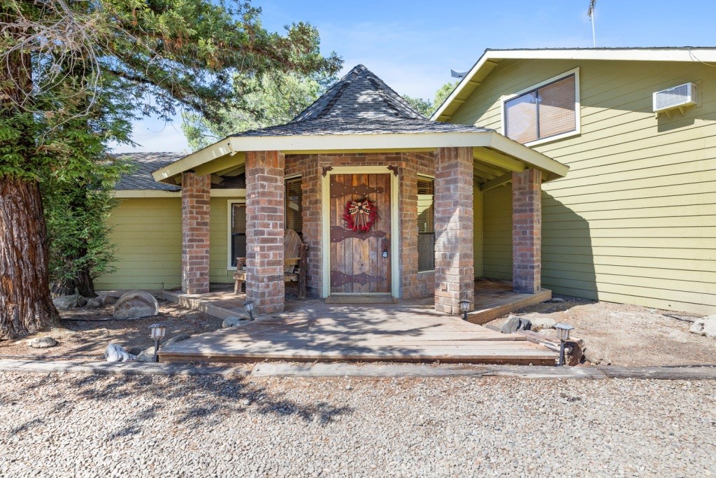 A property available for sale at 39330 W Hwy 198, Coalinga, CA 93210.