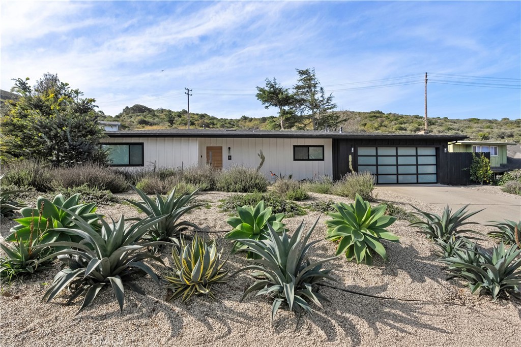 A property available for sale at 6 Santa Clara Drive, Lompoc, CA 93436.