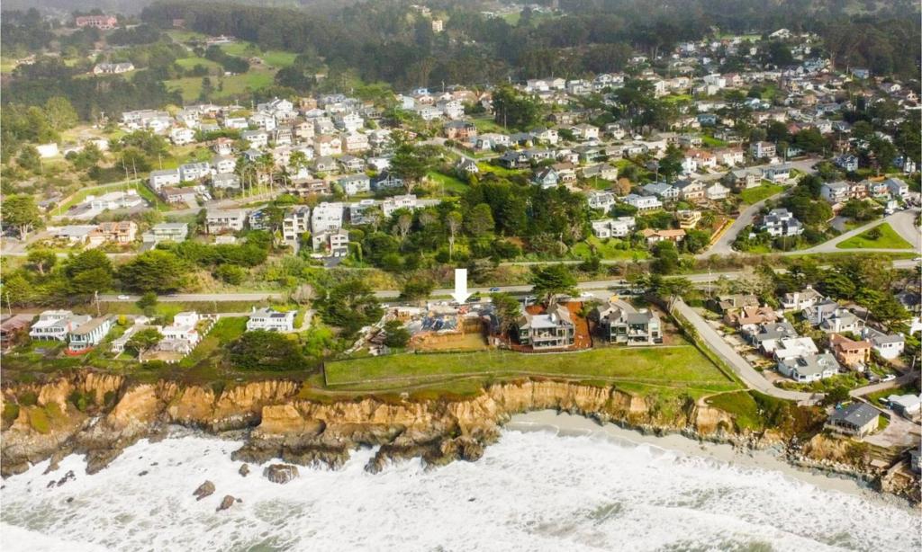 A property available for sale at 2180 Vallemar, Moss Beach, CA 94038.