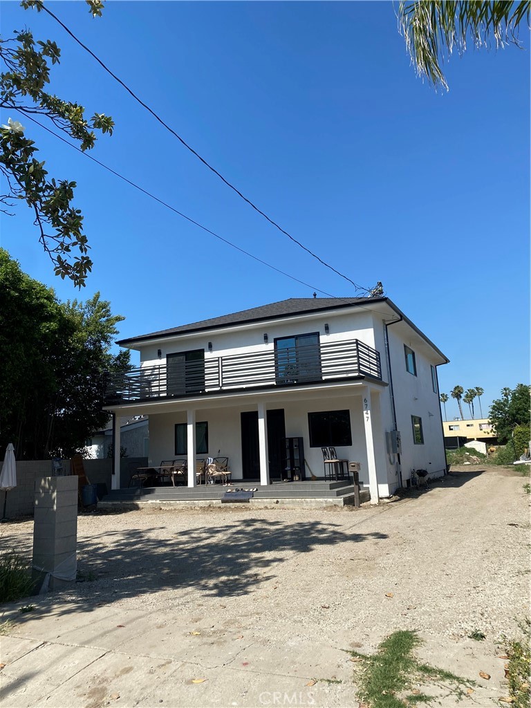 A property available for sale at 6747 Gaviota Avenue N, Van Nuys, CA 91406.