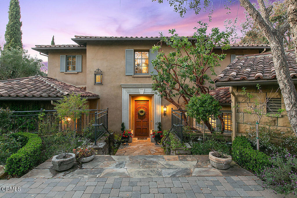 A property available for sale at 3323 Calle De Debesa, Camarillo, CA 93010.