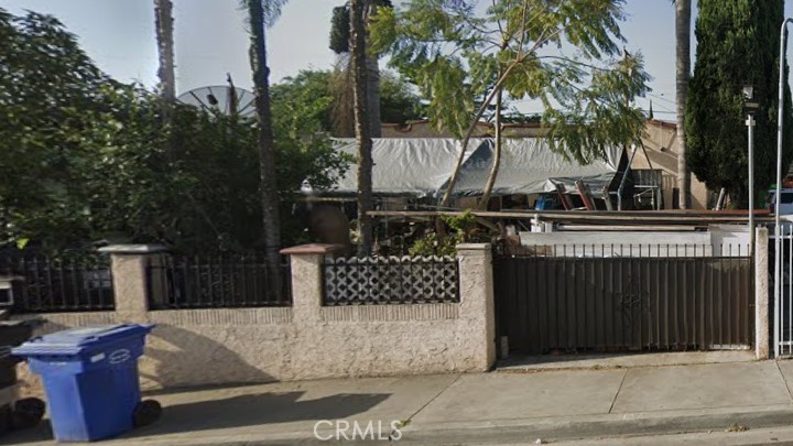 A property available for sale at 2712 California Street, Huntington Park, CA 90255.