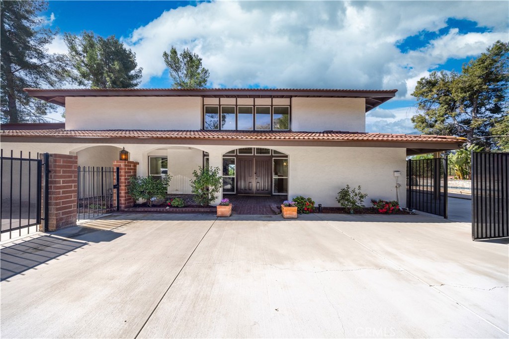 A property available for sale at 503 Acacia Street, Sierra Madre, CA 91024.