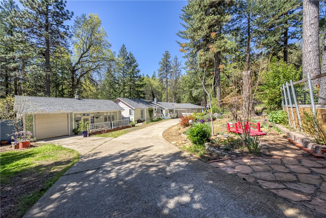 A property available for sale at 16675 Mountain View Drive, Cobb, CA 95426.
