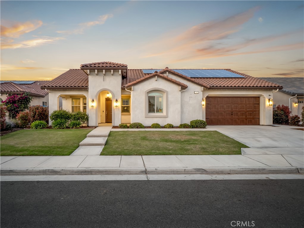 A property available for sale at 1943 Silverbrooke, Kingsburg, CA 93631.