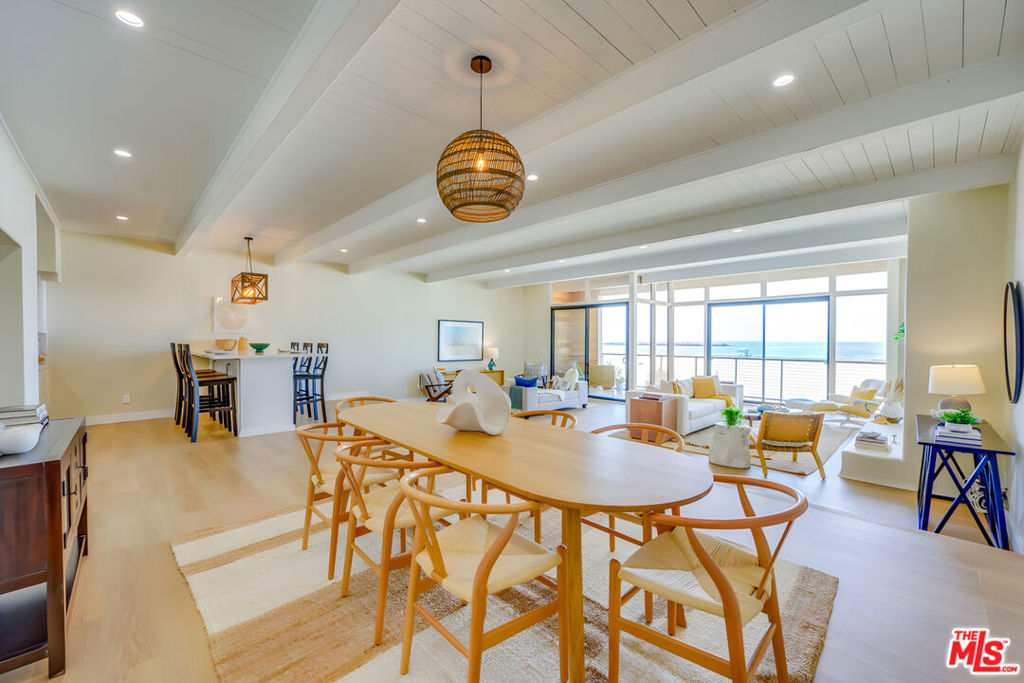 A property available for sale at 1 Spinnaker Street 11, Marina Del Rey, CA 90292.