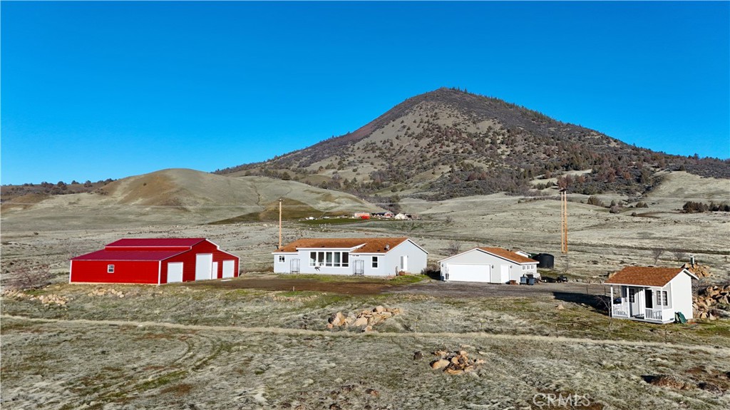 A property available for sale at 9114 Colleen Cirle, Montague, CA 96064.