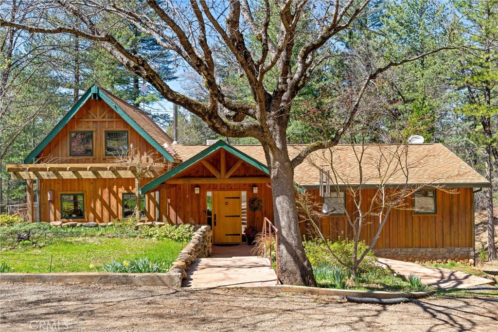 A property available for sale at 15171 Siwini Road, Forest Ranch, CA 95942.