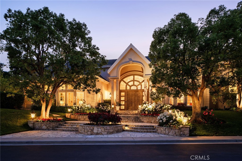 A property available for sale at 4537 Ellenboro Way, Woodland Hills, CA 91364.