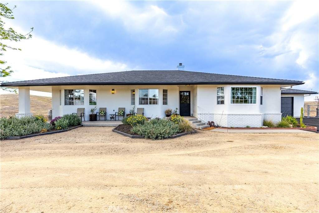 A property available for sale at 3150 Bluegrass Place, Creston, CA 93432.