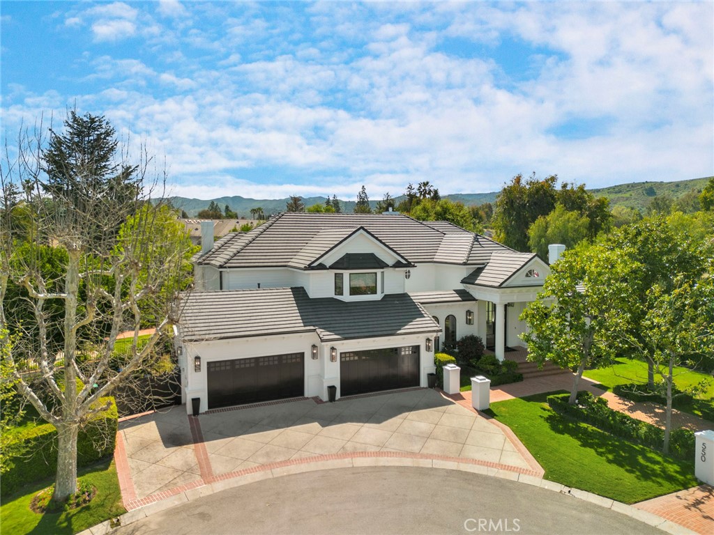 A property available for sale at 550 Unique Lane, Simi Valley, CA 93065.
