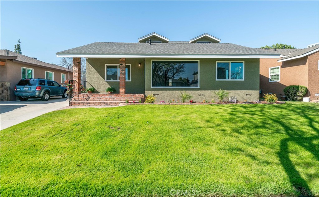 A property available for sale at 6135 Elsa Street, Lakewood, CA 90713.