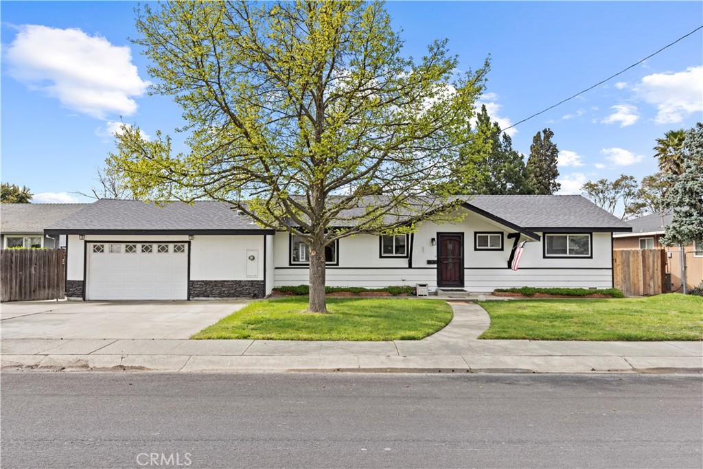 A property available for sale at 237 Cynthia Drive, Colusa, CA 95932.
