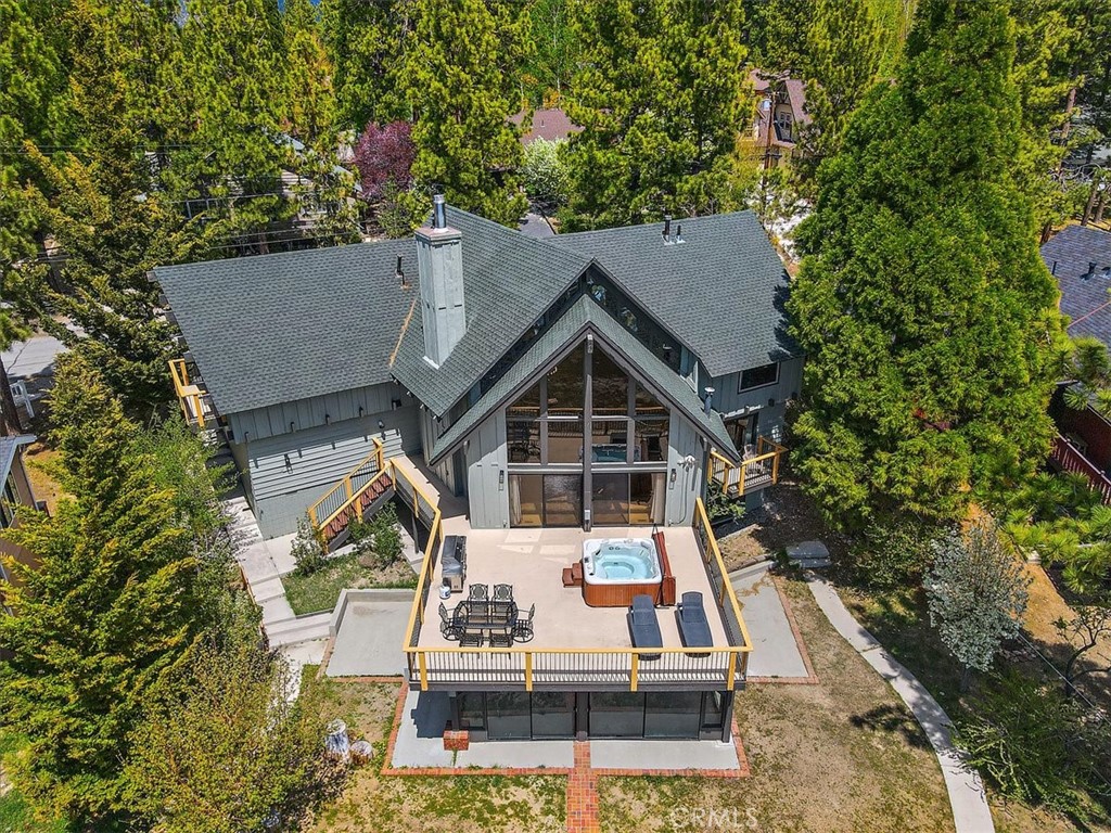 A property available for sale at 112 N Eagle Drive, Big Bear, CA 92315.