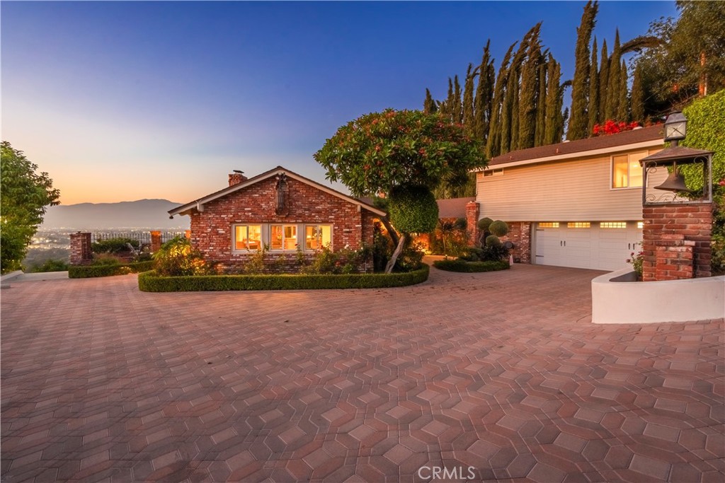 A property available for sale at 2333 N Coronet Court, Covina, CA 91724.
