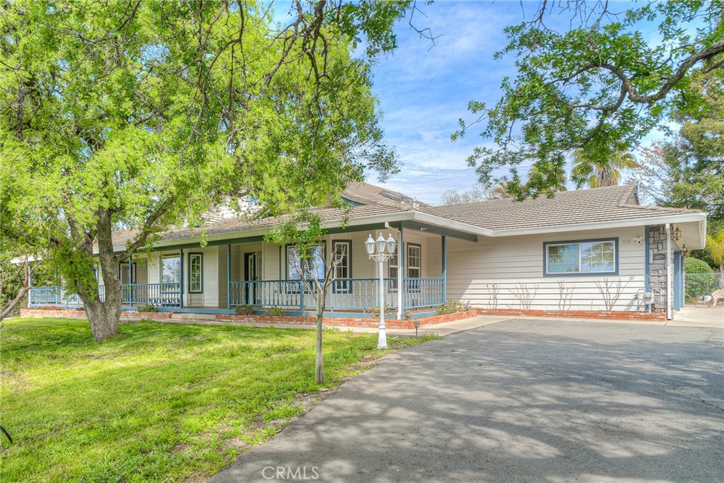 A property available for sale at 28 Pine Oaks Road, Oroville, CA 95966.