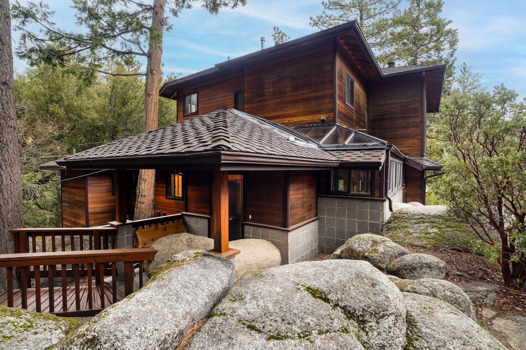 A property available for sale at 25504 Cedar Glen Drive, Idyllwild, CA 92549.