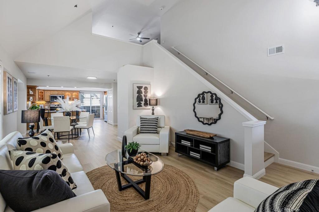 A property available for sale at 10090 Pasadena Avenue B4, Cupertino, CA 95014.