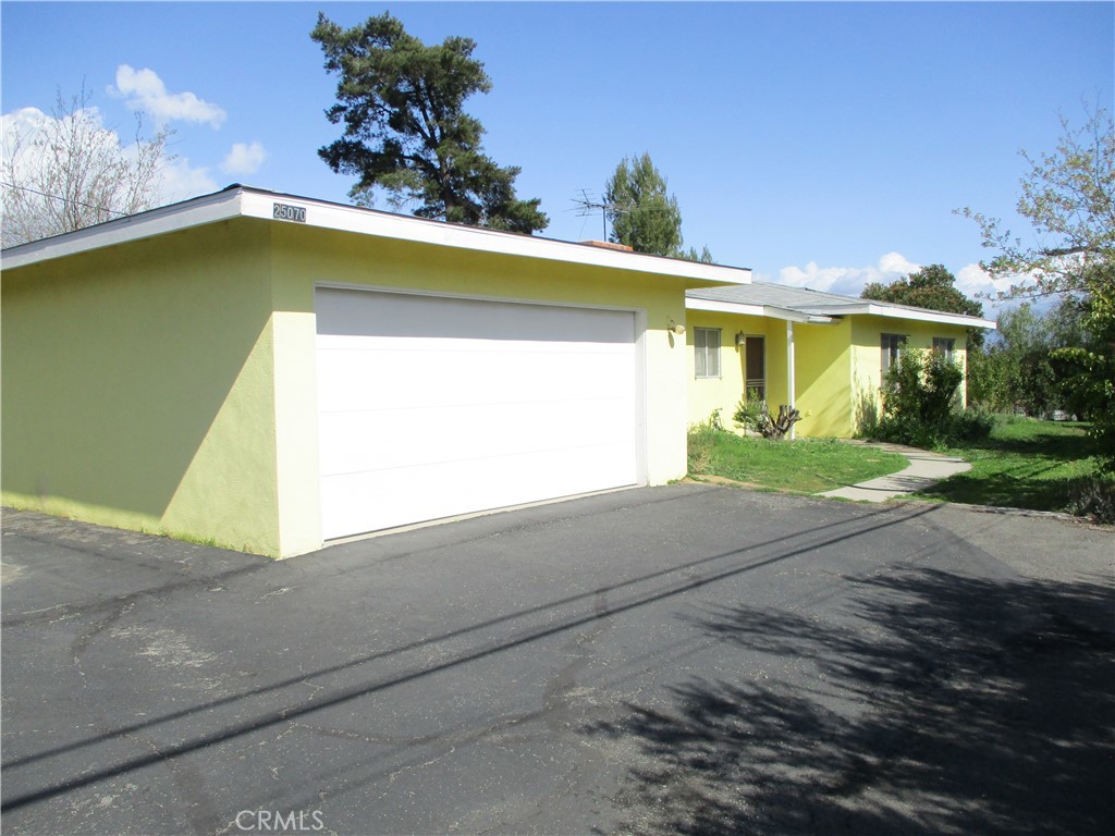 A property available for sale at 25070 Hayes Avenue, Murrieta, CA 92562.