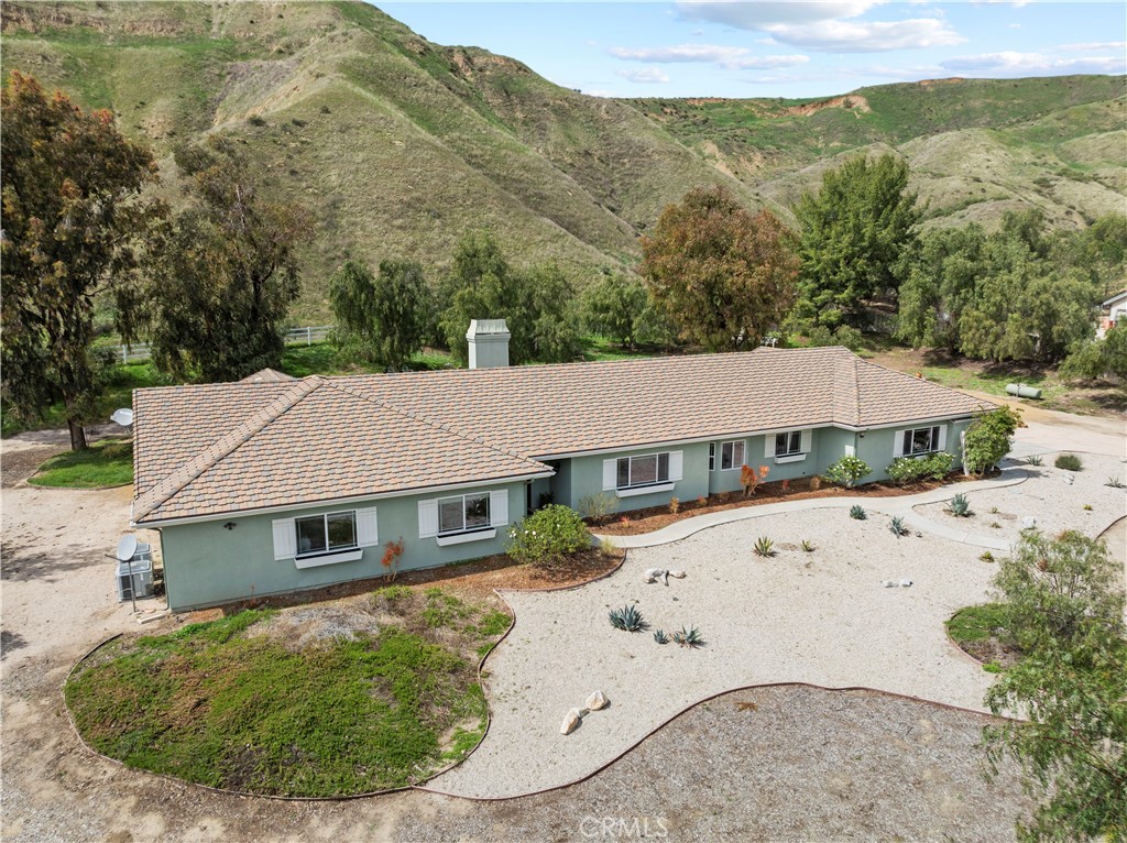 A property available for sale at 18181 Lost Creek Road, Saugus, CA 91390.