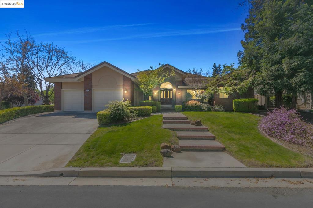 A property available for sale at 605 Devonshire Loop, Brentwood, CA 94513-2620.