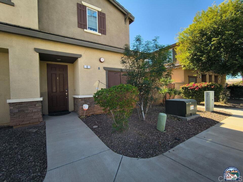 A property available for sale at 422 Cool Creek Court 5, Brawley, CA 92227.