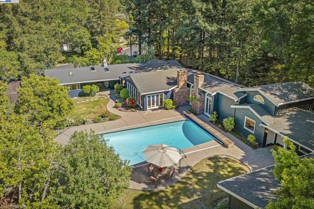 A property available for sale at 3559 S Silver Springs Rd, Lafayette, CA 94549.