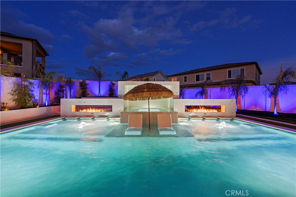 A property available for sale at 28618 Bloom Lane, Saugus, CA 91350.
