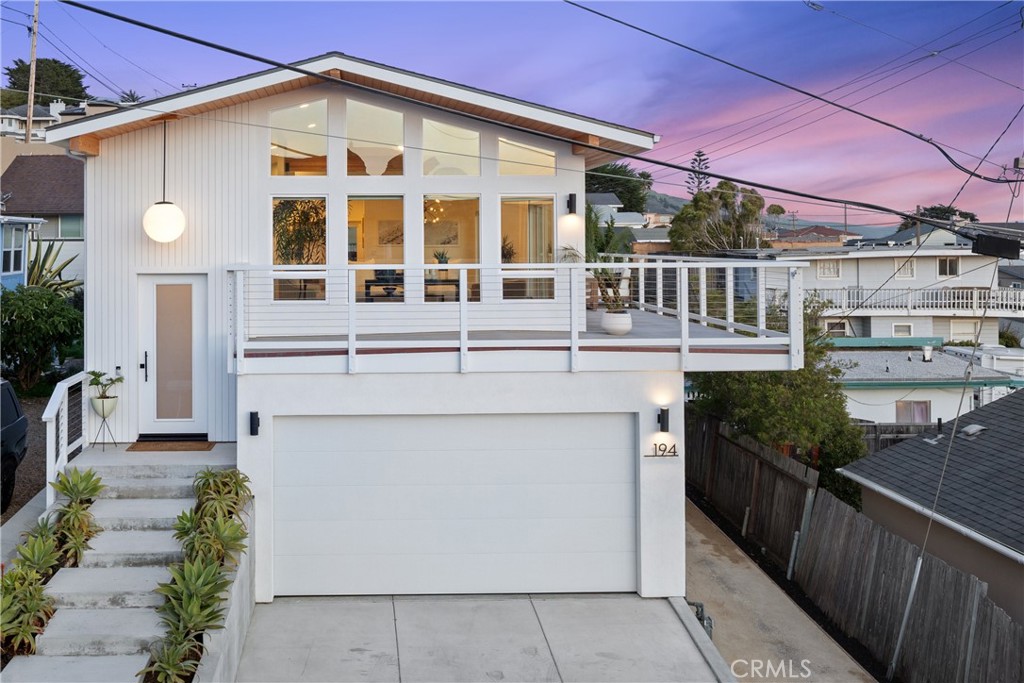 A property available for sale at 194 6th Street, Cayucos, CA 93430.