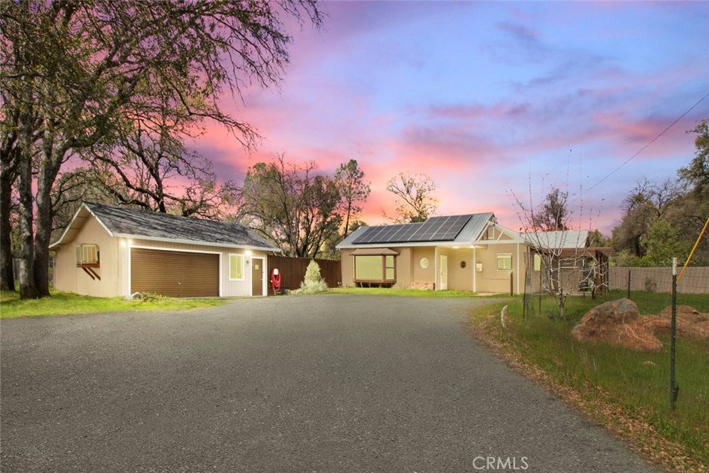 A property available for sale at 18070 Tinnin Road, Sonora, CA 95370.