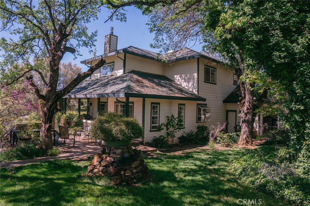 A property available for sale at 14134 Serpentine Farm Lane, Grass Valley, CA 95949.