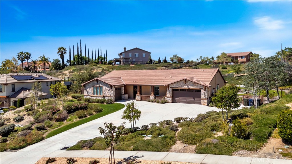 A property available for sale at 1631 Calle Solejar, Redlands, CA 92373.