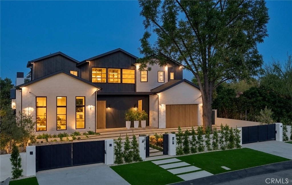 A property available for sale at 4512 Lemp Avenue, Studio City, CA 91602.