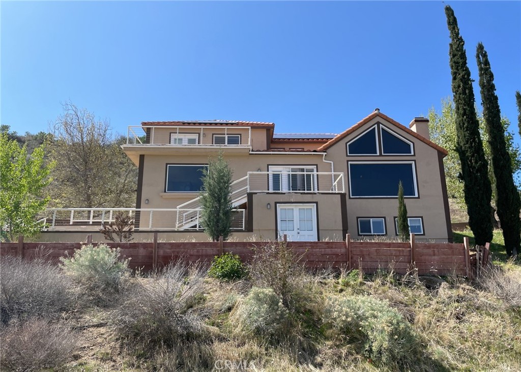 A property available for sale at 40014 95th Street W, Leona Valley, CA 93551.