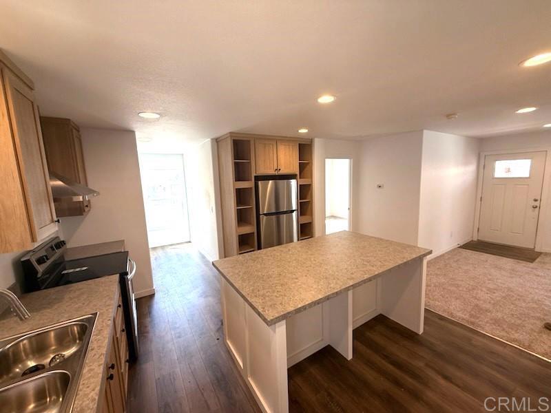 A property available for sale at 1601 Drew 66, El Centro, CA 92243.