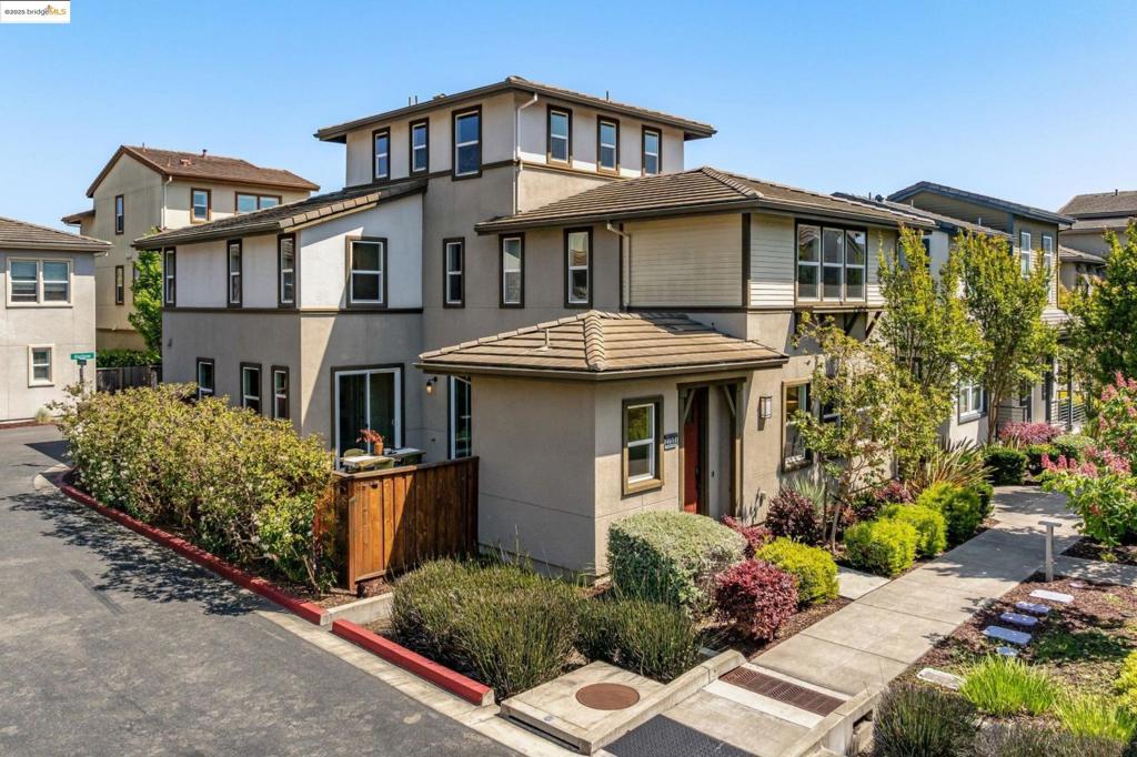 A property available for sale at 2759 Aschow Ln, Alameda, CA 94501.