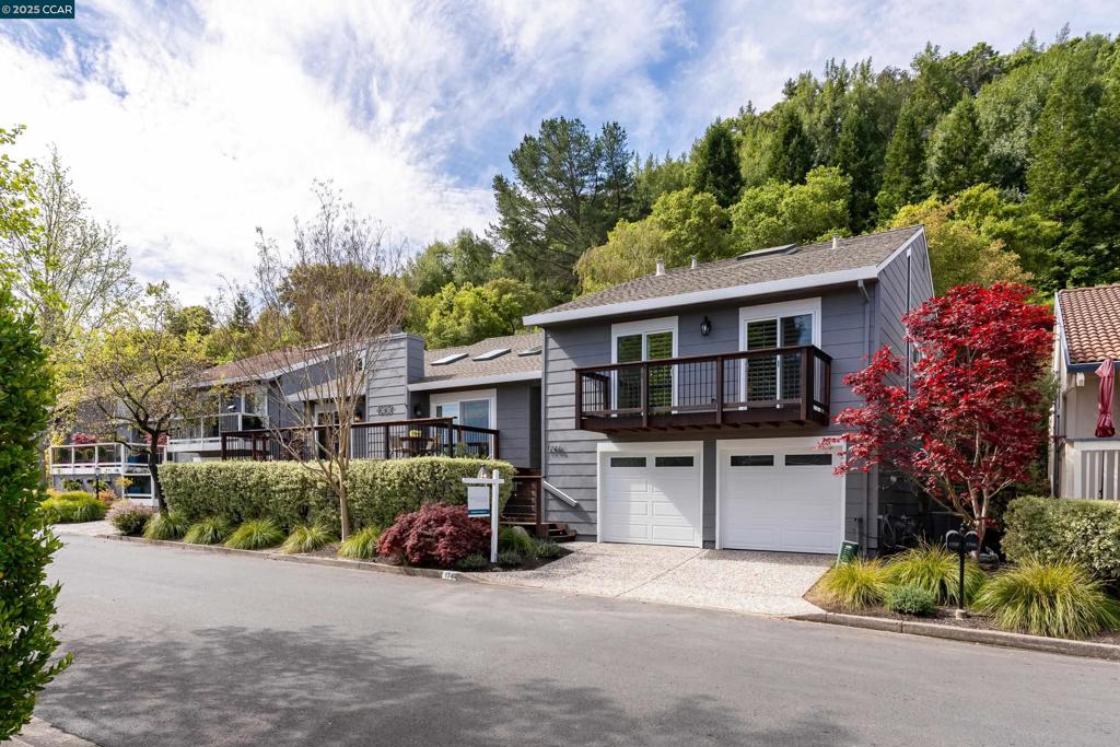 A property available for sale at 1746 Spyglass Ln, Moraga, CA 94556.