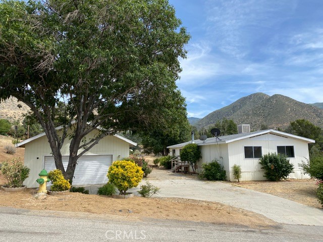 A property available for rent at 523 Piute Street, Bodfish, CA 93205.
