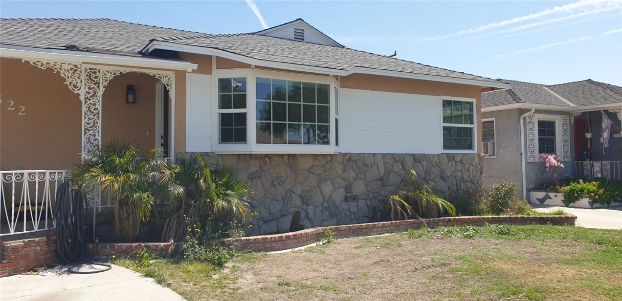 A property available for sale at 4622 Ladoga Avenue, Lakewood, CA 90713.