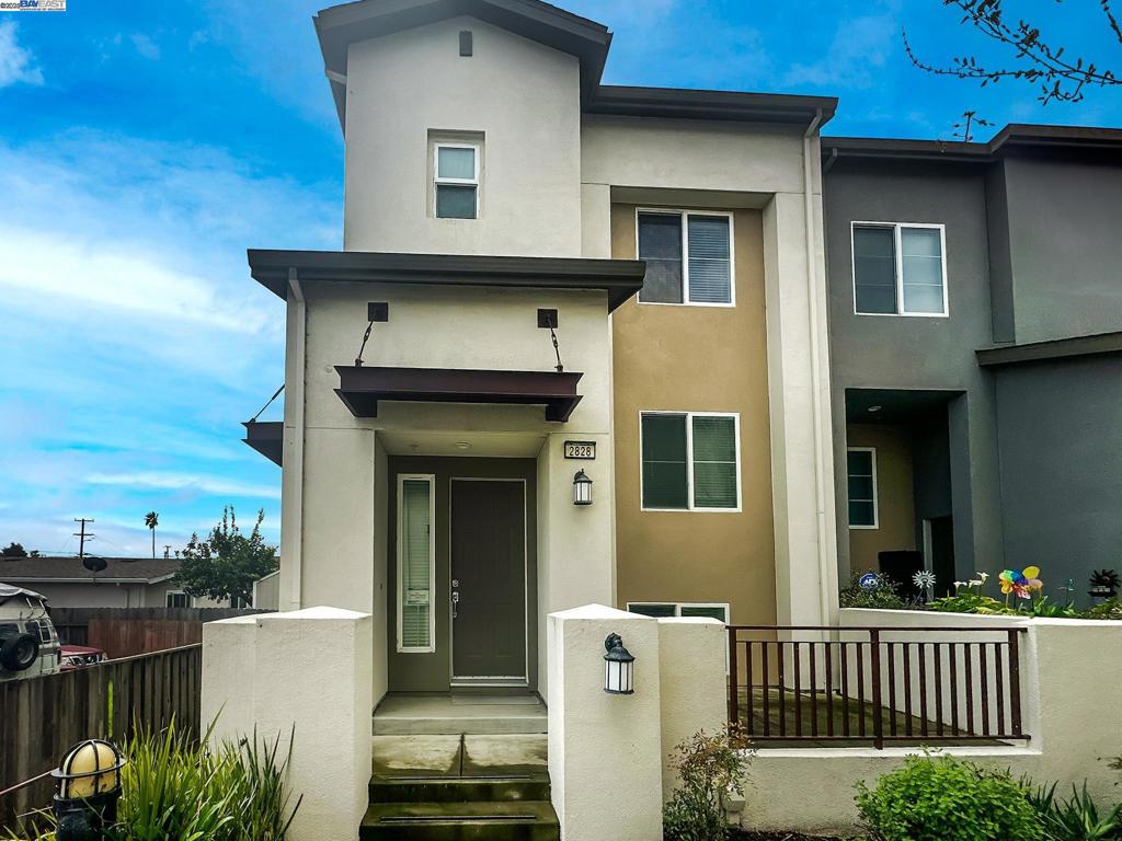 A property available for sale at 2828 10Th St, San Pablo, CA 94806.
